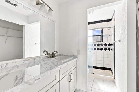 10 Seneca Court, Royal Palm Beach FL - photo 12 of 33