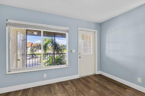 4999 Sable Pine Circle #D2, West Palm Beach FL - photo 8 of 31