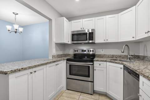 4999 Sable Pine Circle #D2, West Palm Beach FL - photo 13 of 31