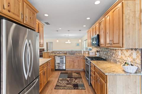 4240 NE 19th Avenue, Oakland Park FL - photo 13 of 42