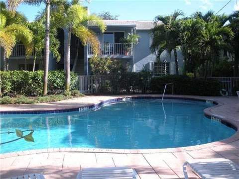 2607 NE 8th Avenue #33, Wilton Manors FL - photo 10 of 12