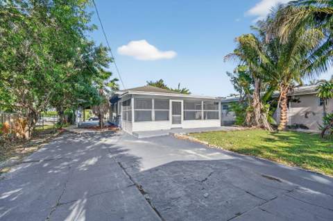 1006 S M Street, Lake Worth Beach FL - photo 6 of 37