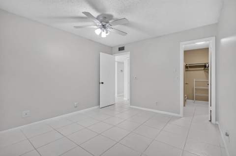 40 Burgundy A, Delray Beach FL - photo 15 of 40