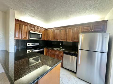 251 Lake Arbor Drive, Palm Springs FL - photo 10 of 38