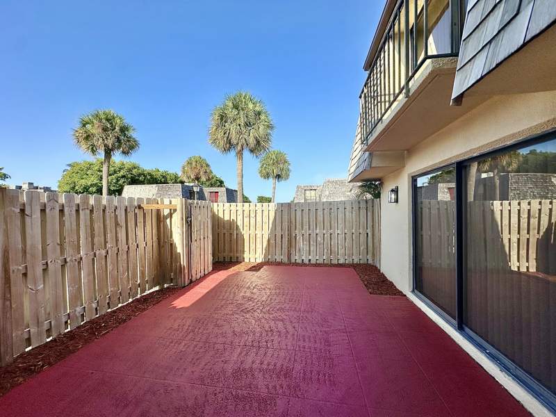 2 bedroom Townhouse at 251 Lake Arbor Drive, Lakewood Of Palm Springs, Palm Springs — photo 5