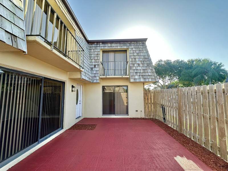 2 bedroom Townhouse at 251 Lake Arbor Drive, Lakewood Of Palm Springs, Palm Springs — photo 4