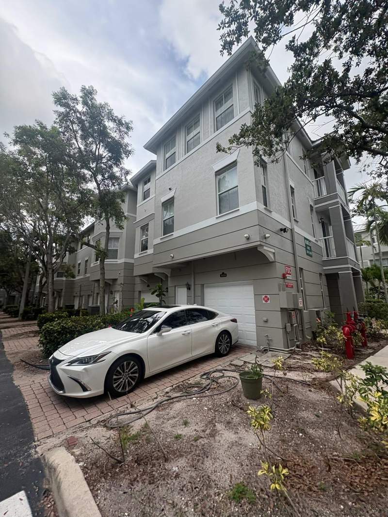 4 bedroom Townhouse at 3608 Shoma Drive, Shoma Townhomes At Royal Palm Beach Condo, Royal Palm Beach — photo 4