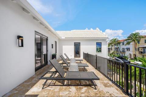 819 Bamboo Lane, Delray Beach FL - photo 14 of 25