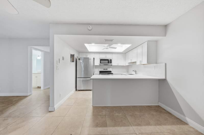 2 bedroom Condominium at 52 Canterbury Lane, Shaker Village Phase 1, Tamarac — photo 4