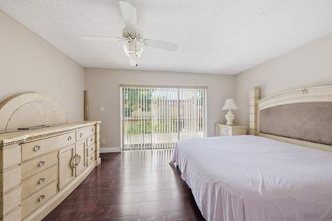 52 Canterbury Lane, Tamarac FL - photo 15 of 28