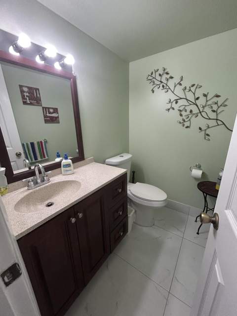 225 Bonnie Boulevard #405, Palm Springs FL - photo 18 of 27