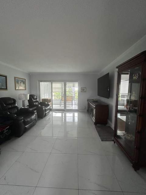 225 Bonnie Boulevard #405, Palm Springs FL - photo 12 of 27