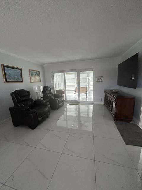 225 Bonnie Boulevard #405, Palm Springs FL - photo 11 of 27