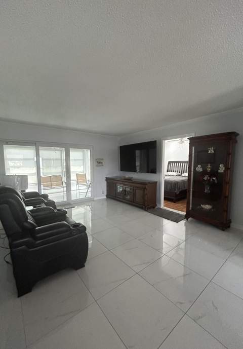 225 Bonnie Boulevard #405, Palm Springs FL - photo 13 of 27