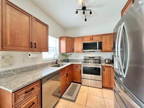 639 NW 130th Way, Pembroke Pines FL - photo 6 of 32
