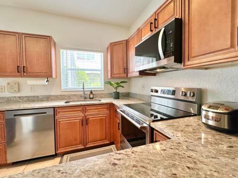 639 NW 130th Way, Pembroke Pines FL - photo 7 of 32