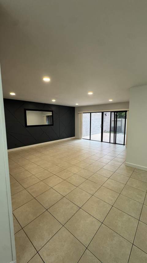 802 Saint Andrews Road #15, Hollywood FL - photo 15 of 53