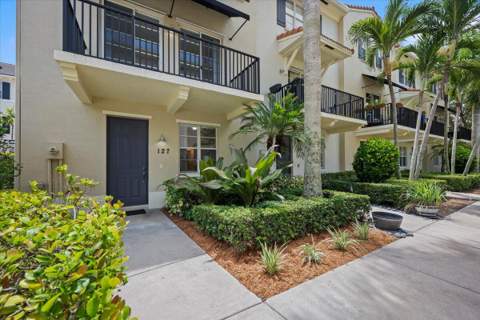 127 Greenwich Circle, Jupiter FL - photo 6 of 39