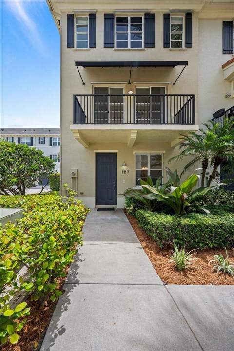 127 Greenwich Circle, Jupiter FL - photo 7 of 39