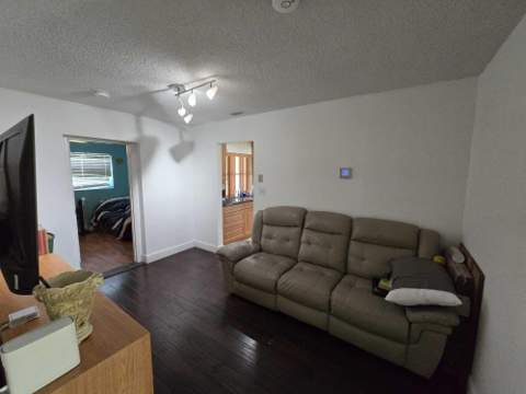 8111 NW 100th Terrace, Tamarac FL - photo 8 of 25