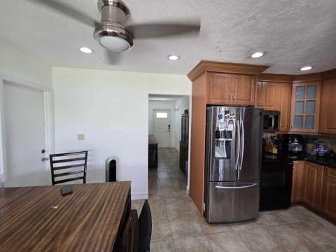 8111 NW 100th Terrace, Tamarac FL - photo 10 of 25