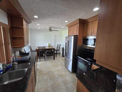8111 NW 100th Terrace, Tamarac FL - photo 11 of 25