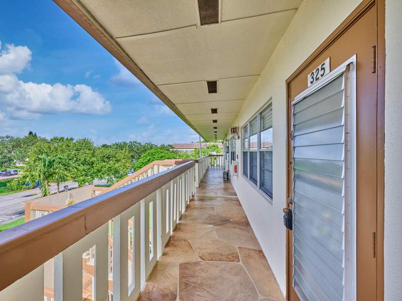 1 bedroom Condominium at 325 Mansfield Drive #325 H, Mansfield At Century Village Condo, Boca Raton — photo 3