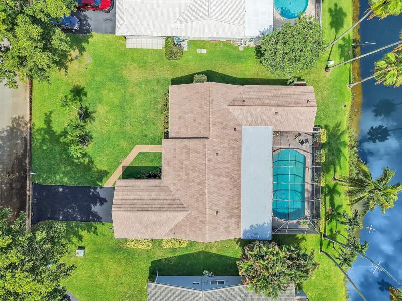 4 bedroom Single Family Residence at 8975 NW 1st Street, Shadow Wood, Coral Springs — photo 3