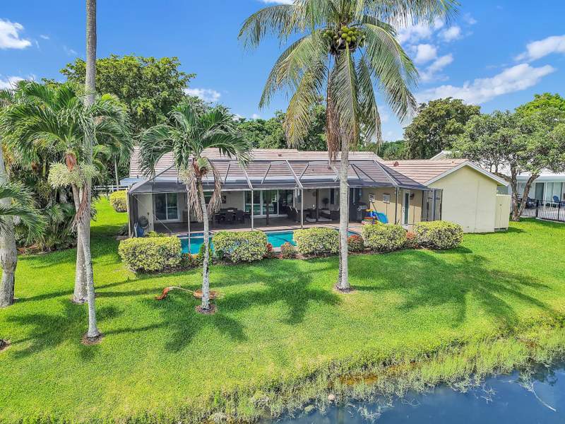 4 bedroom Single Family Residence at 8975 NW 1st Street, Shadow Wood, Coral Springs — photo 5