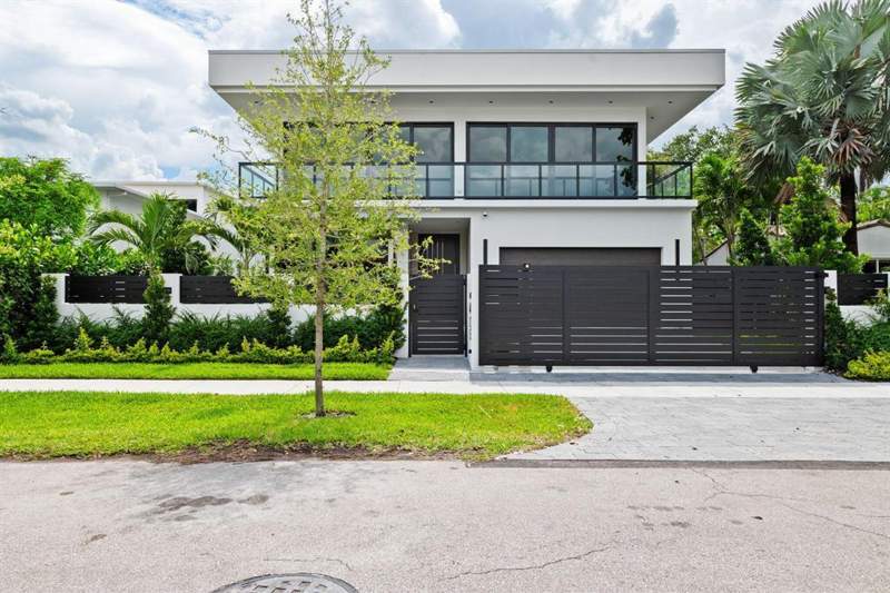 4 bedroom Single Family Residence at 607 NE 17th Avenue, Victoria Park, Fort Lauderdale — photo 2