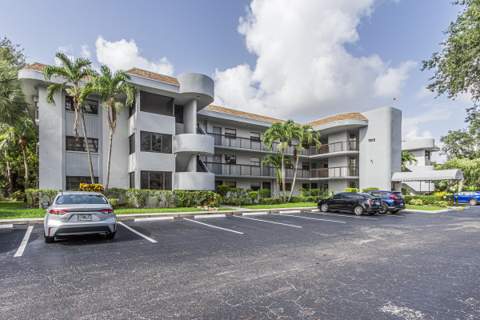 7515 NW 79th Avenue #109, Tamarac FL - photo 12 of 33