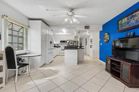7515 NW 79th Avenue #109, Tamarac FL - photo 16 of 33
