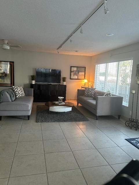 550 Bayshore Drive #102, Fort Lauderdale FL - photo 18 of 32
