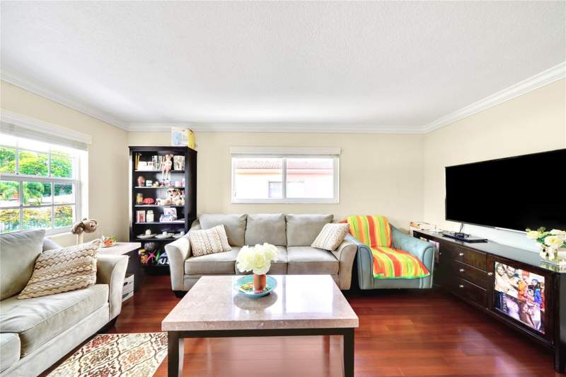 2 bedroom Condominium at 2701 Middle River Drive #11, Park Ridge North Apts Condo, Fort Lauderdale — photo 2