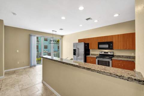 2725 NE 8th Avenue #104, Wilton Manors FL - photo 12 of 56