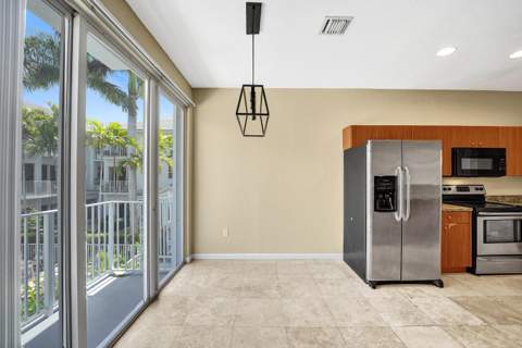 2725 NE 8th Avenue #104, Wilton Manors FL - photo 18 of 56