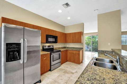 2725 NE 8th Avenue #104, Wilton Manors FL - photo 15 of 56