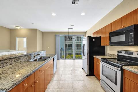 2725 NE 8th Avenue #104, Wilton Manors FL - photo 16 of 56