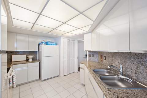 3560 S Ocean Boulevard #Ph-6, South Palm Beach FL - photo 6 of 30