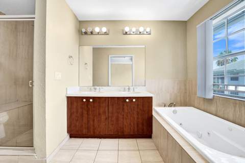 2725 NE 8th Avenue #104, Wilton Manors FL - photo 24 of 48