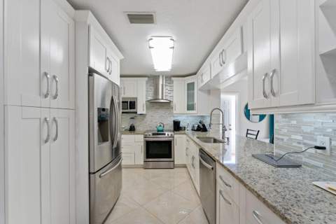 4184 NW 52nd Avenue, Lauderdale Lakes FL - photo 9 of 18