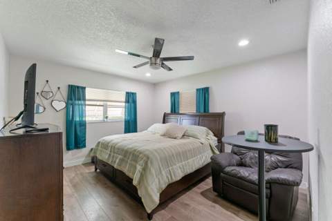 4184 NW 52nd Avenue, Lauderdale Lakes FL - photo 12 of 18