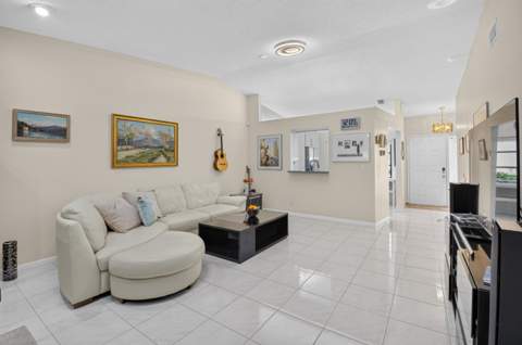 8246 Springview Terrace, Boca Raton FL - photo 7 of 53
