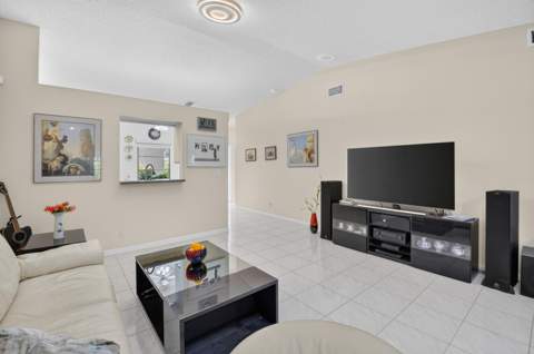 8246 Springview Terrace, Boca Raton FL - photo 10 of 53