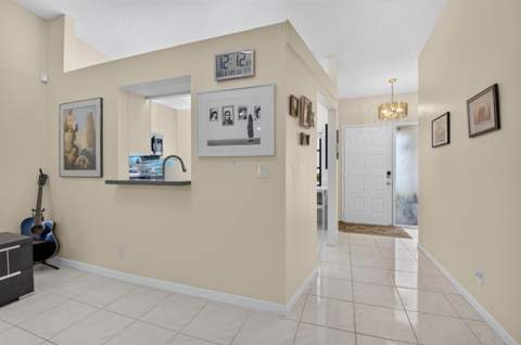 8246 Springview Terrace, Boca Raton FL - photo 12 of 53