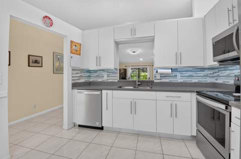 8246 Springview Terrace, Boca Raton FL - photo 15 of 53