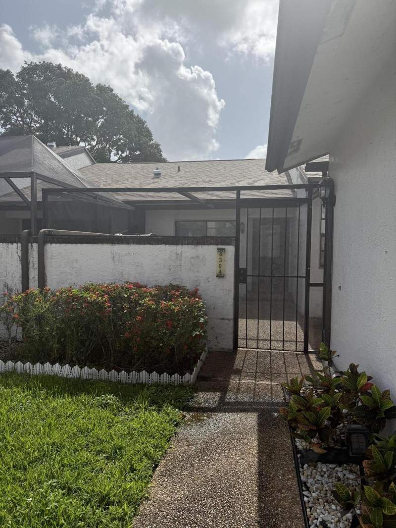2 bedroom Villa at 6304 Wedgewood Terrace #B8, Wedgewood Condominium, Tamarac — photo 2
