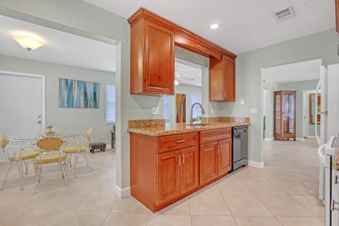 1101 SW 15th Street, Boynton Beach FL - photo 6 of 30