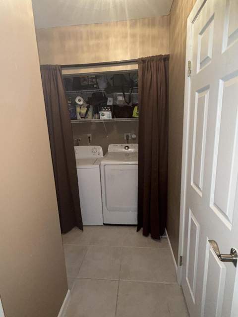 6304 Wedgewood Terrace #B8, Tamarac FL - photo 8 of 13