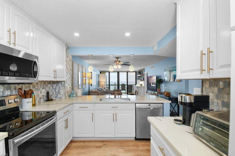 2 bedroom Condominium at 9940 S Ocean Drive #607, Oceana Oceanfront Condominium I, Jensen Beach — photo 4